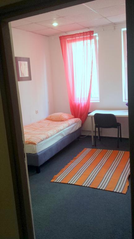 Erasmus House Hostel Warsawa Ruang foto