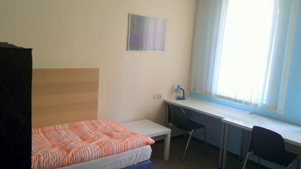 Erasmus House Hostel Warsawa Ruang foto