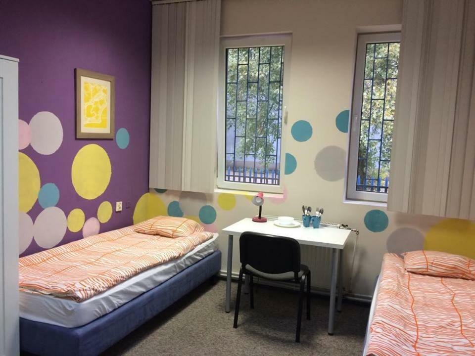 Erasmus House Hostel Warsawa Bagian luar foto