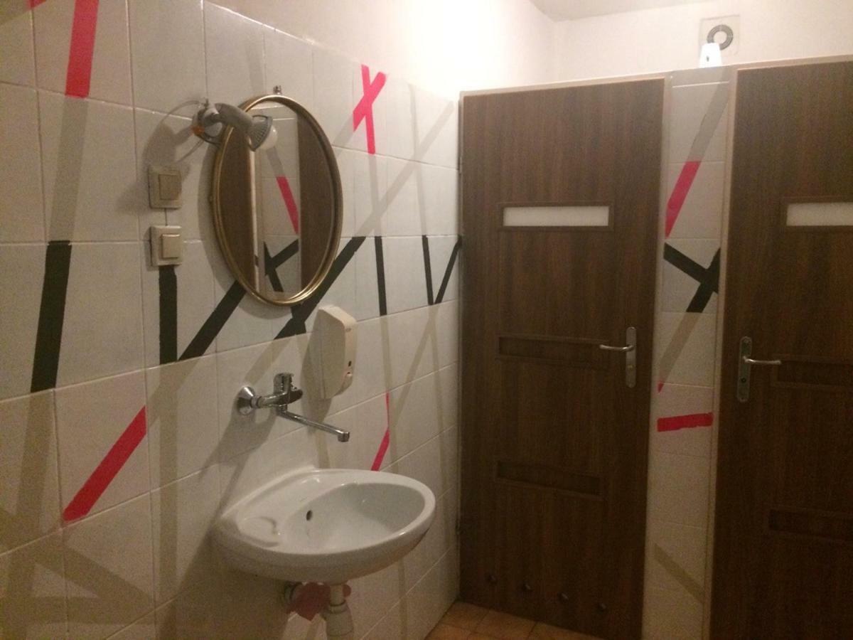 Erasmus House Hostel Warsawa Bagian luar foto